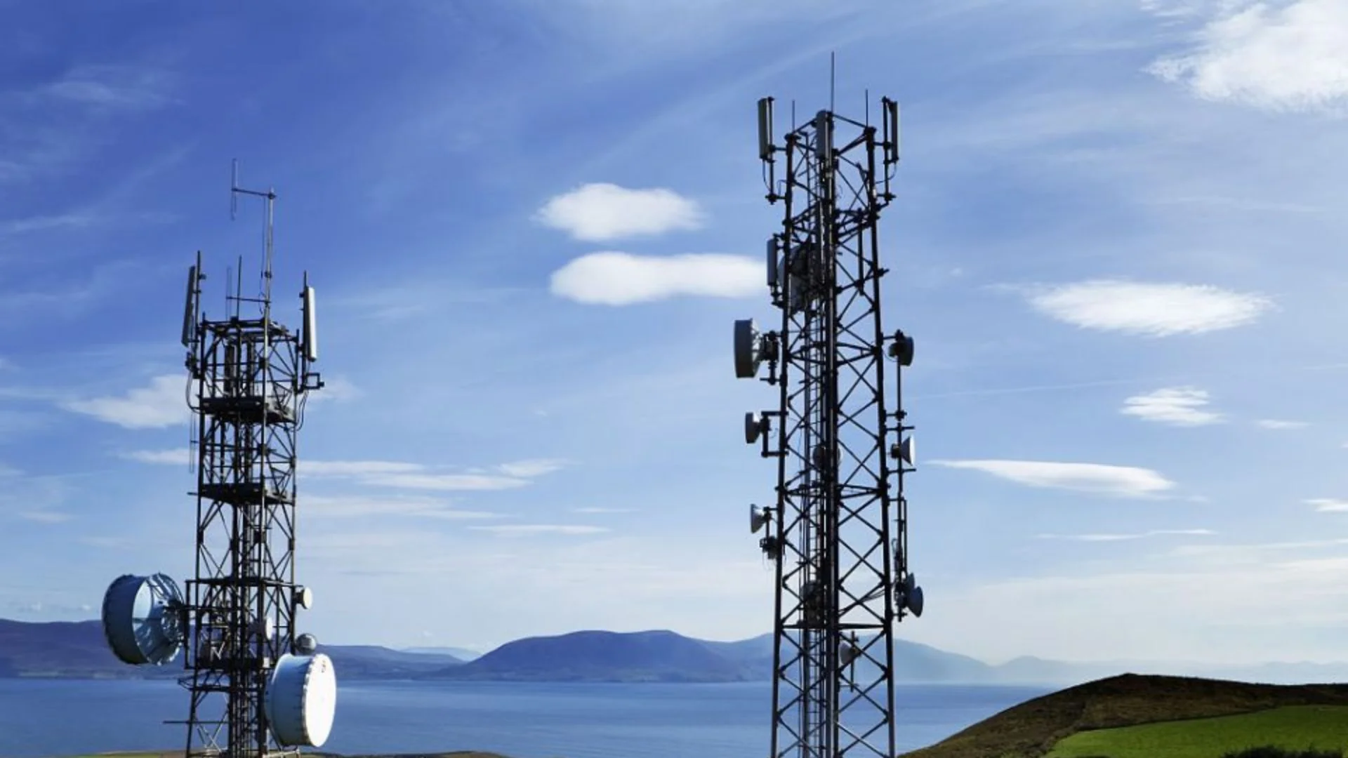 Steel Tower & Wireless Microwave Towers